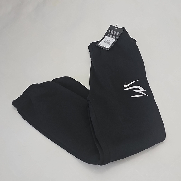 Nike 3 Brand Boys Jogger. Size Medium (10-12) - Picture 1 of 5